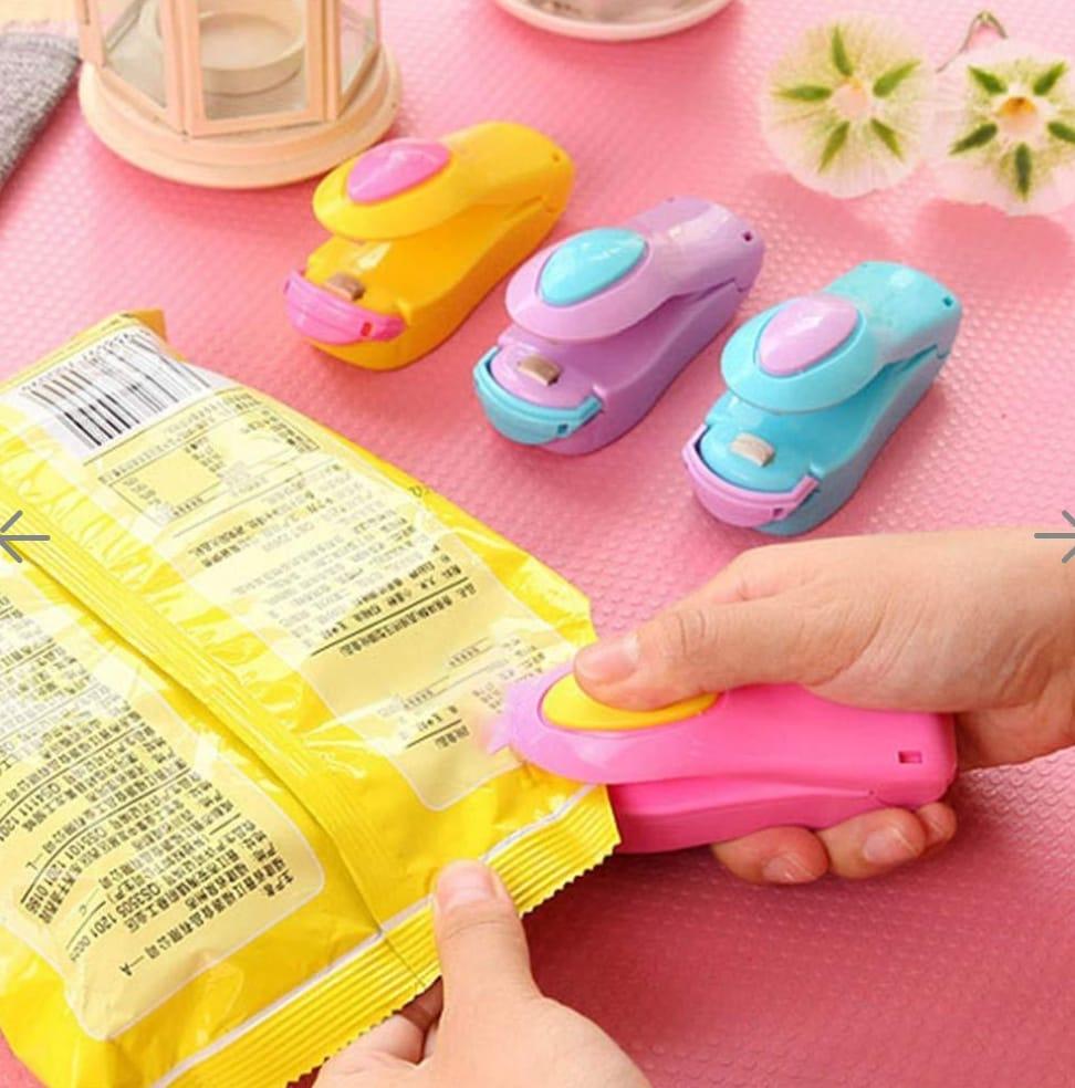 Portable plastic heat sealing machine